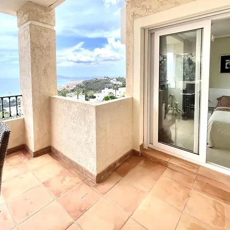 Luxury Hills Pool & Garden *