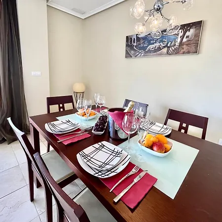 Apartment Luxury Hills Pool & Garden *