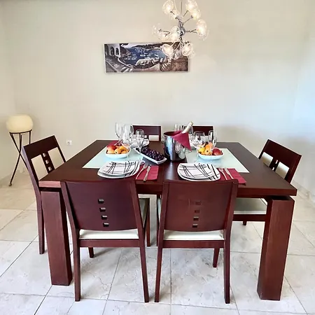 Apartment Luxury Hills Pool & Garden *