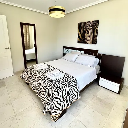 Apartment Luxury Hills Pool & Garden