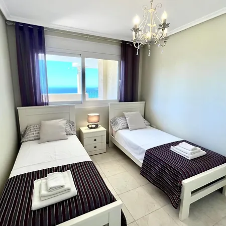 Apartment Luxury Hills Pool & Garden *